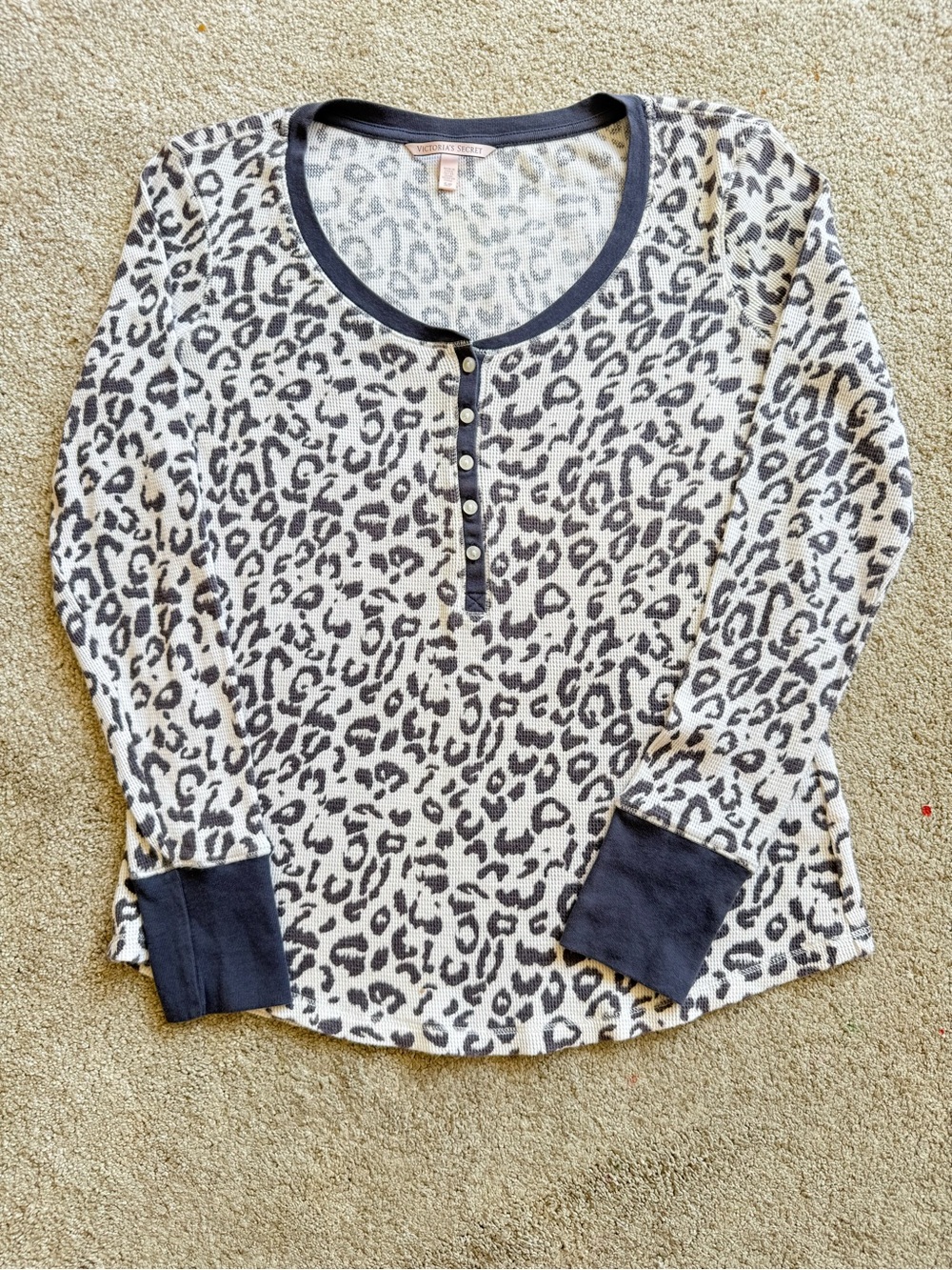 Victoria's Secret Thermal Henley Sleep Top Gray Leopard Animal Print SZ S Cotton